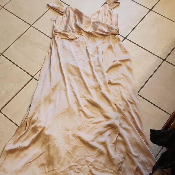NWT Dessy Collection Off Shoulder Satin Maxi Dress Champagne Cream Color Size 18 - Picture 2 of 15